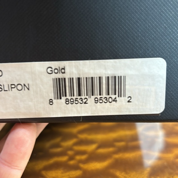Coach gold Roccasin slipon.   Never worn - Picture 4 of 5